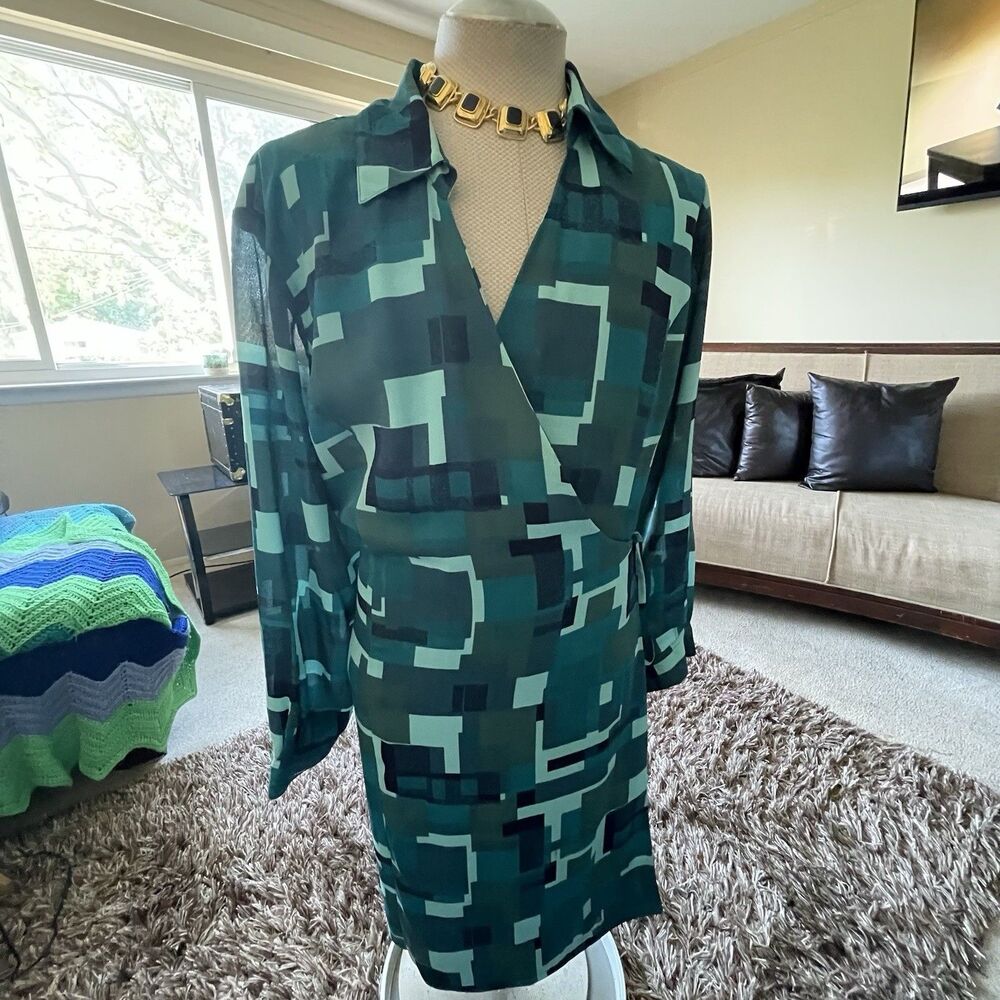 Avenue Women’s Puzzle Patchwork Wrap Long Sleeve Dress Green Size 26/28 Church